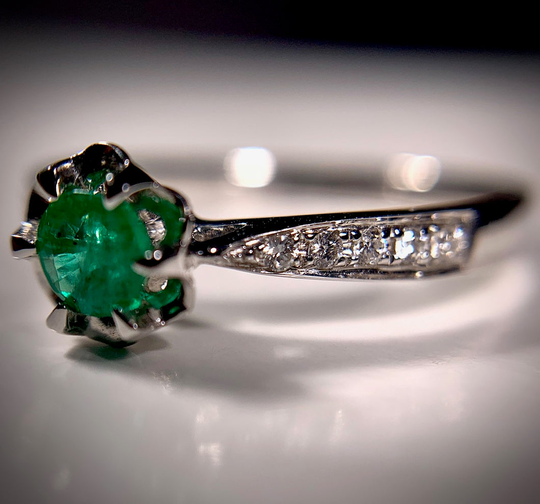 White Gold Emerald & Diamond Ring